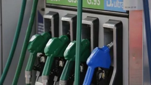 Ministro Quiroz anuncia nueva fuerte baja en los combustibles
