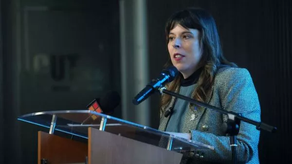 Martínez apuntó al Gobierno en aniversario del Frente Amplio
