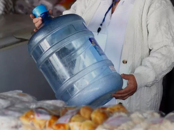 Agua potable en bidón