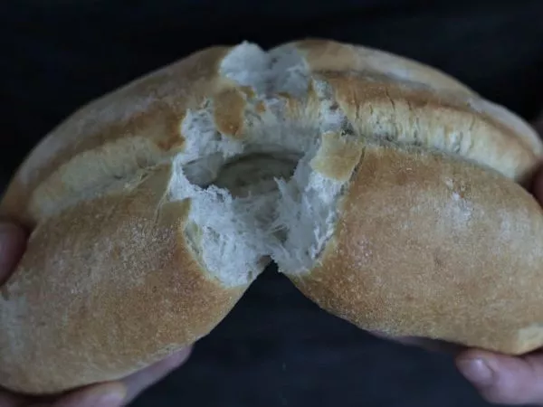 Panaderos bolivianos buscarán que la marraqueta sea declarada Patrimonio Nacional