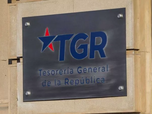 No solo cuentas bancarias: los nuevos productos que la TGR podría embargar por deudas del CAE
