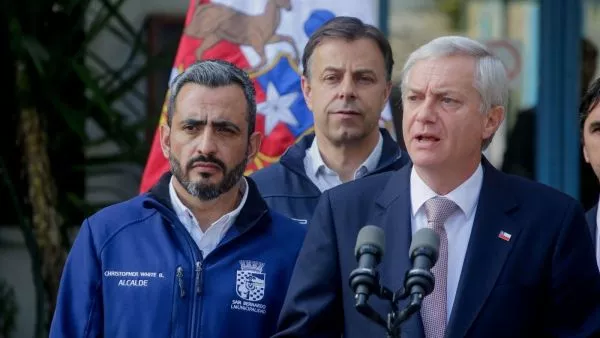 Kast visitó a alcalde White tras amenazas de muerte en su contra