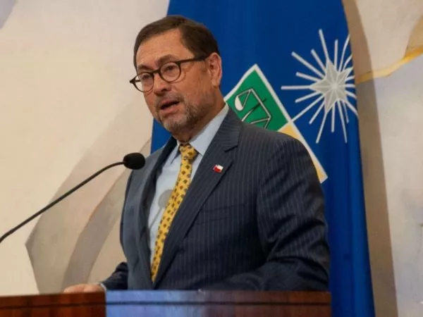 Canciller por acuerdo comercial entre Malvinas y Punta Arenas