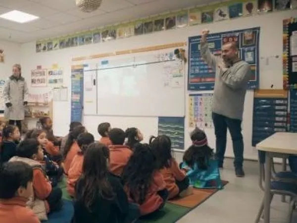 Solo 9 educadores de párvulos en prekinder y kinder en Chile