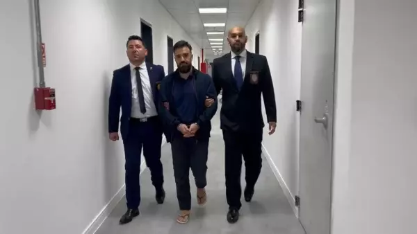 VIDEO: Martín de los Santos viaja rumbo a Chile tras ser extraditado desde Brasil