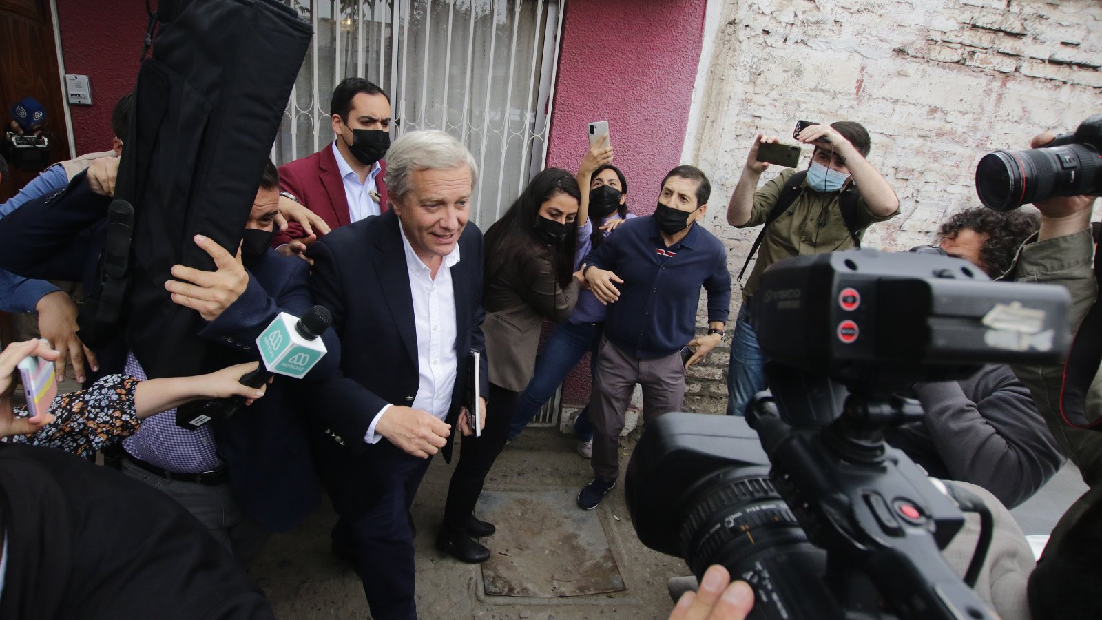 Kast asegura que protesta en su contra fue 