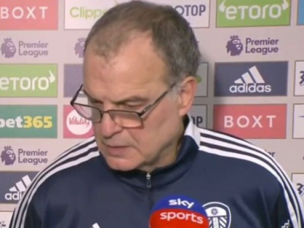 La reacción de Marcelo Bielsa ante una pregunta sobre racismo que se convirtió en viral: 