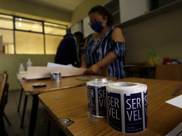 Única mesa en Seúl: 85 personas votarán en Corea